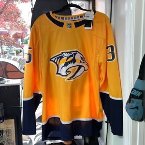 Preds hockey jersey , sz 54, gold